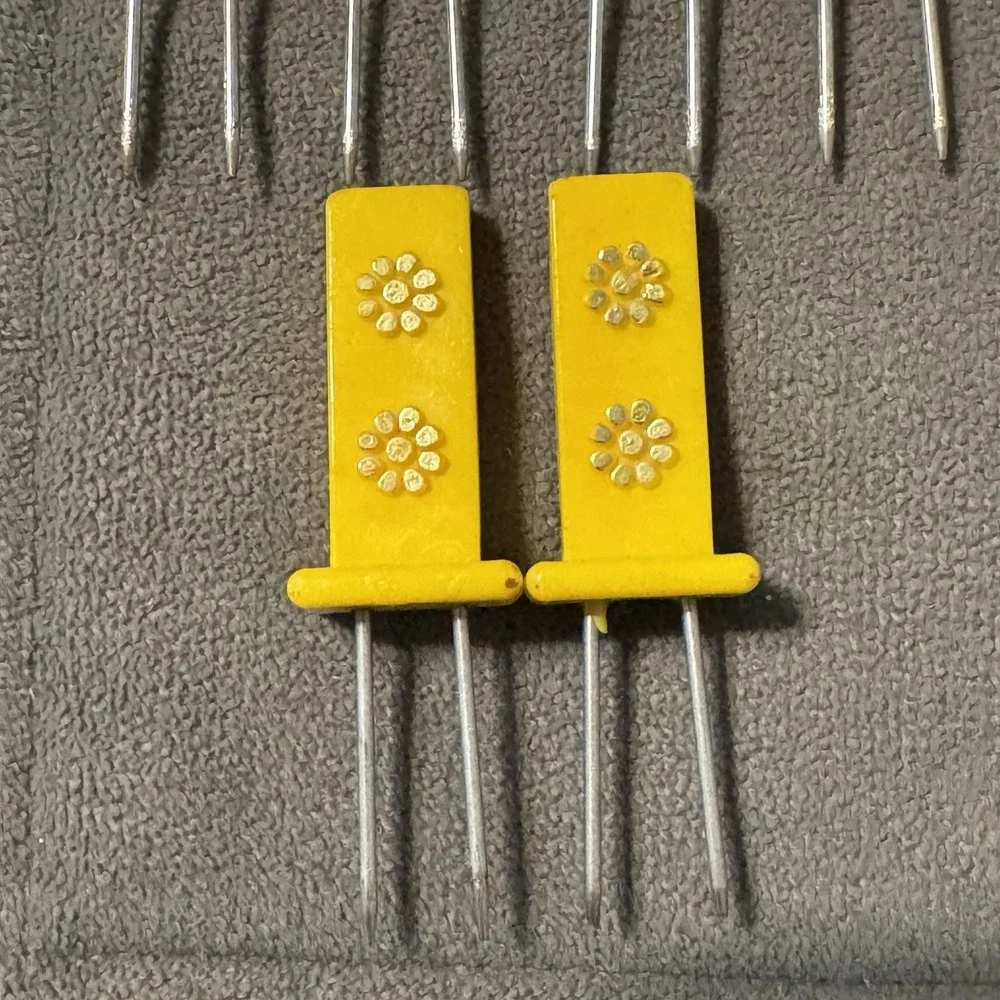 Vintage Travco Brown Yellow‎ Daisy Corn on the Cob Holders - 6 sets
